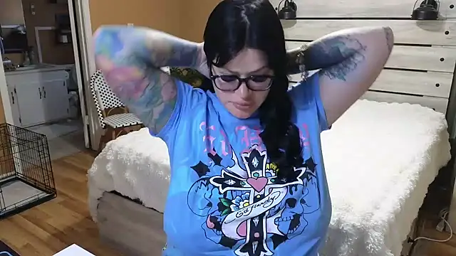 TexasTattooedHouseWife online show from 25, 3, 2026