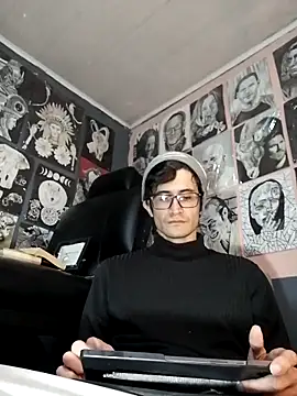 Loggan donnelly online show from 13, 2, 2026