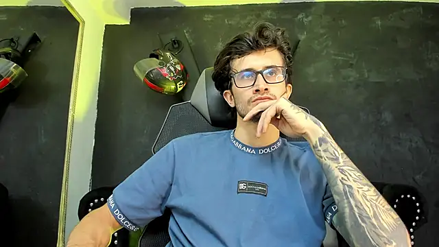 Loggan donnelly online show from 10, 9, 2025