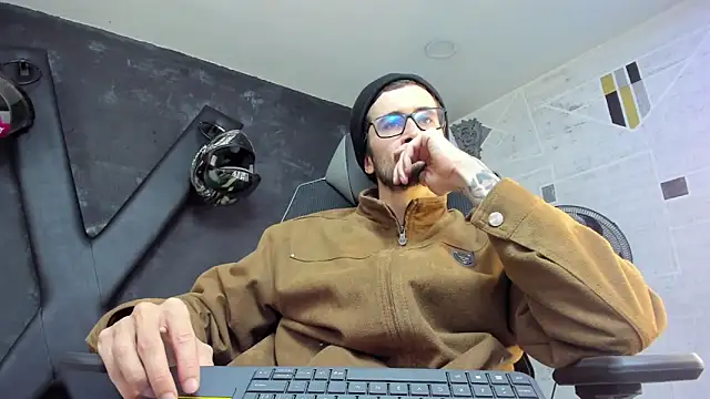 Loggan donnelly online show from 20, 9, 2025