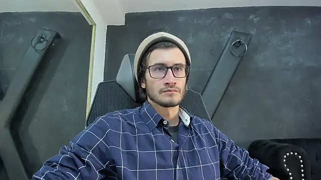 Loggan donnelly online show from 4, 10, 2025