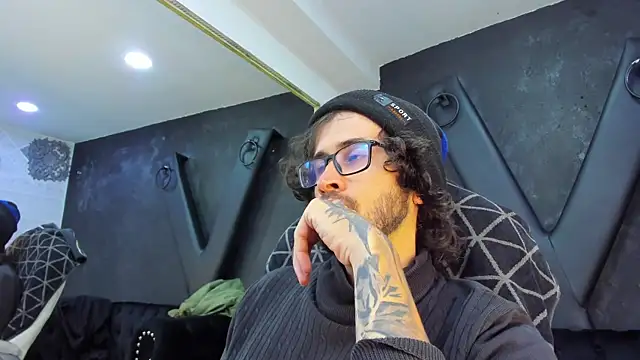 Loggan donnelly online show from 15, 3, 2025