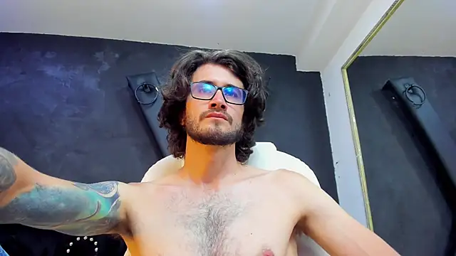 Loggan donnelly online show from 22, 3, 2025