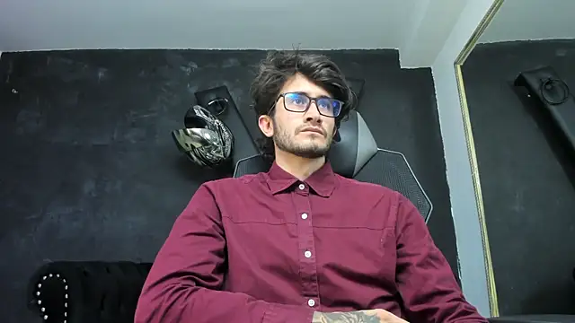 Loggan donnelly online show from 29, 9, 2025