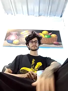 Loggan donnelly online show from 17, 4, 2026