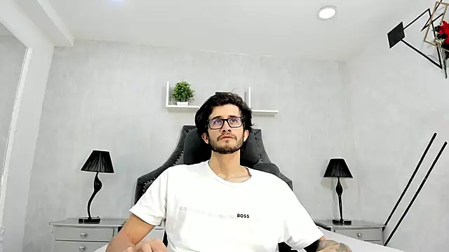 Loggan donnelly online show from 5, 10, 2025