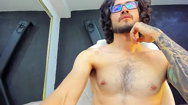 Loggan donnelly online show from 18, 3, 2025