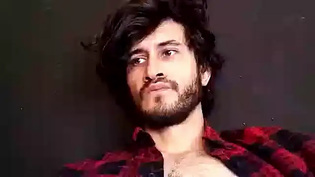 Loggan donnelly online show from 4, 11, 2025