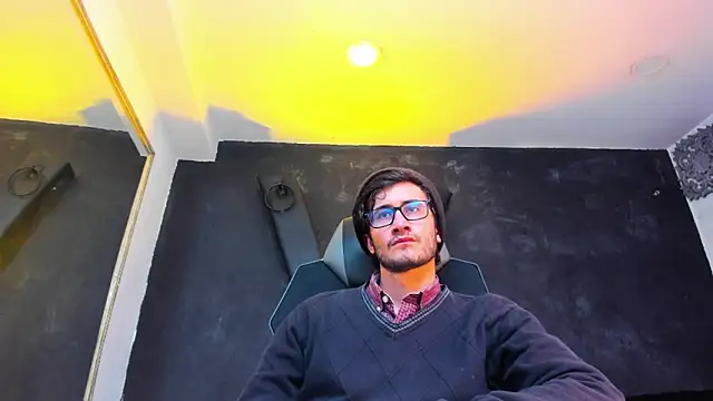 Loggan donnelly online show from 19, 9, 2025