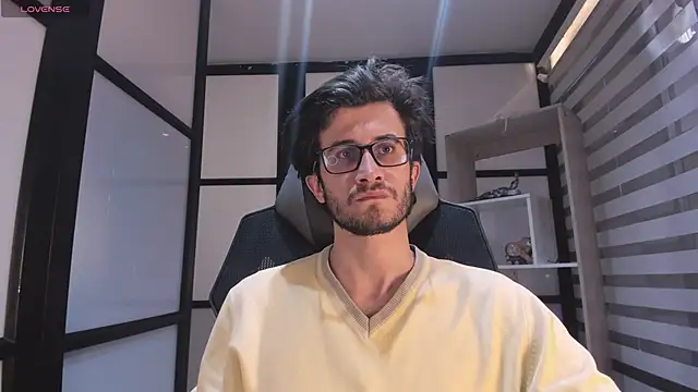 Loggan donnelly online show from 25, 9, 2025