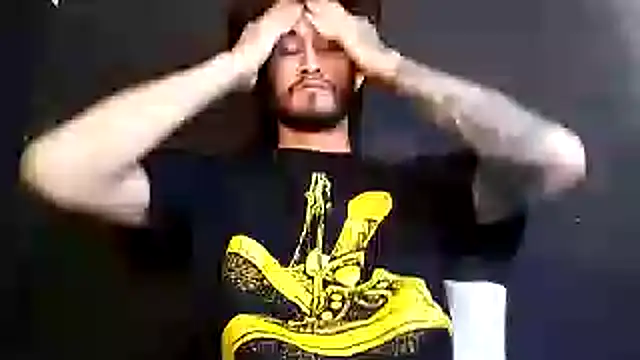 Loggan donnelly online show from 26, 10, 2025