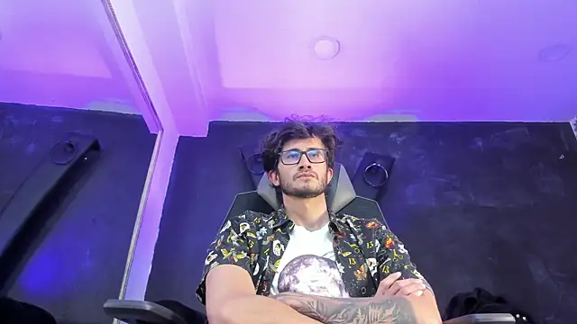 Loggan donnelly online show from 2, 10, 2025