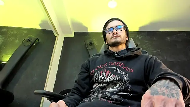 Loggan donnelly online show from 24, 9, 2025