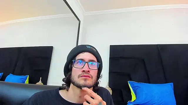 Loggan donnelly online show from 12, 3, 2025