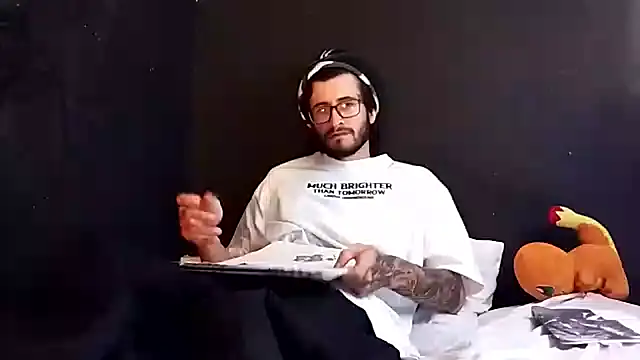 Loggan donnelly online show from 27, 10, 2025