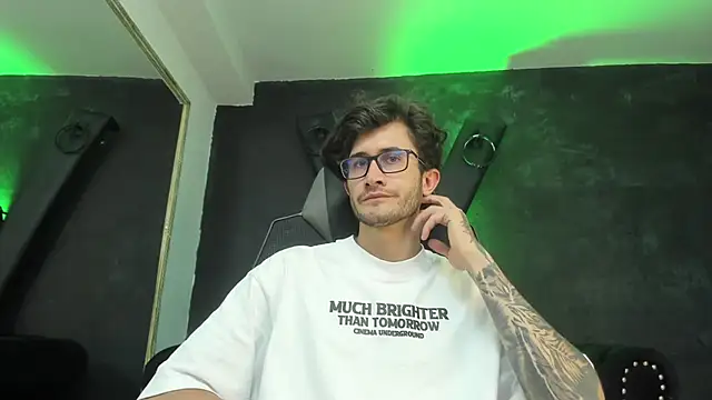 Loggan donnelly online show from 12, 9, 2025