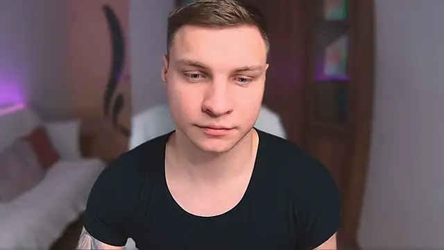 handsome guy01 online show from 8, 3, 2025