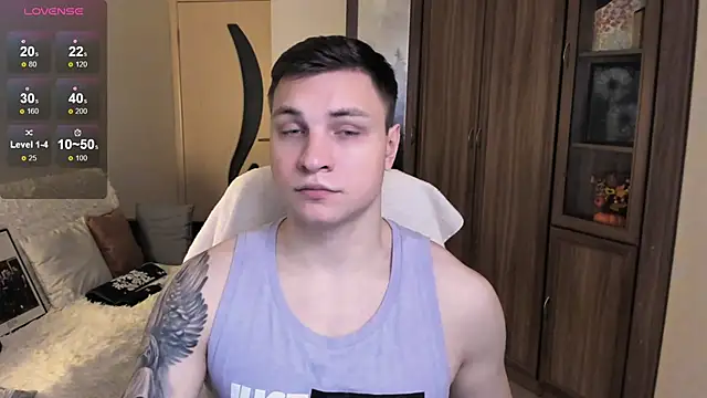 handsome guy01 online show from 28, 9, 2025