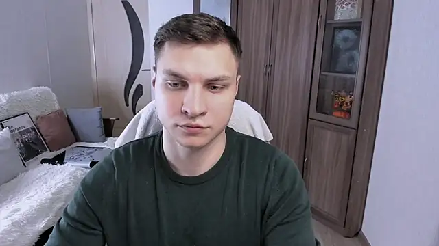 handsome guy01 online show from 25, 9, 2025