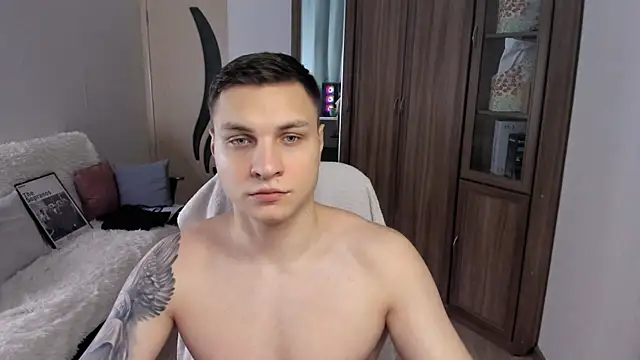 handsome guy01 online show from 21, 9, 2025