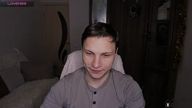 handsome guy01 online show from 21, 12, 2025