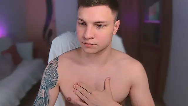 handsome guy01 online show from 8, 3, 2025