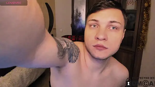 handsome guy01 online show from 29, 11, 2025