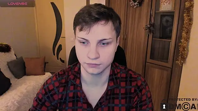 handsome guy01 online show from 15, 12, 2025