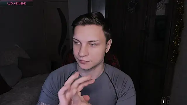 handsome guy01 online show from 20, 12, 2025