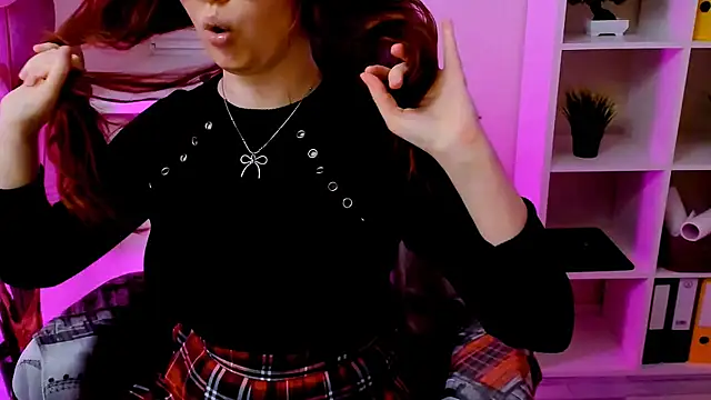 Snapshot of CarolGiggly chatting on 17, 6, 2026 CarolGiggly online show from 17, 6, 2026