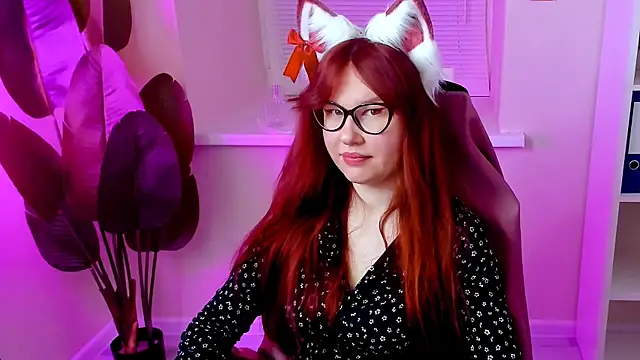 CarolGiggly online show from 12, 11, 2025