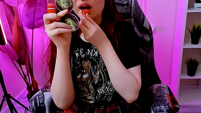 Snapshot of CarolGiggly chatting on 15, 7, 2026 CarolGiggly online show from 15, 7, 2026