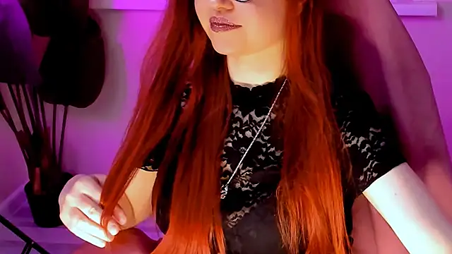 CarolGiggly online show from 5, 12, 2025