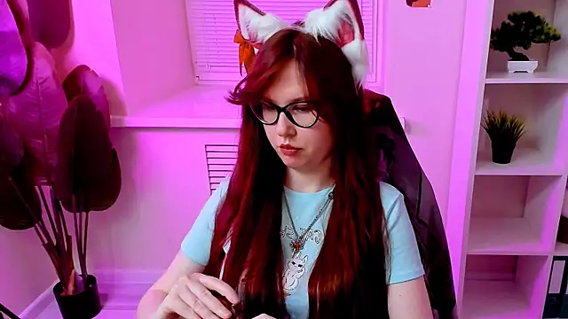 CarolGiggly online show from 10, 4, 2026