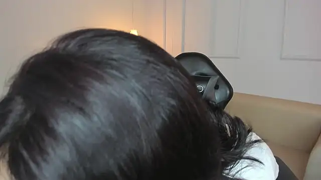 Lillyjonnes  online show from 27, 2, 2025