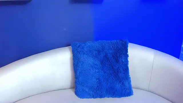 Lillyjonnes  online show from 30, 1, 2025