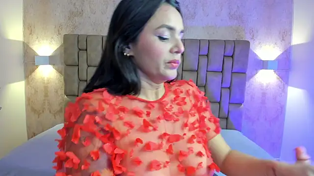 Lillyjonnes  online show from 14, 2, 2025