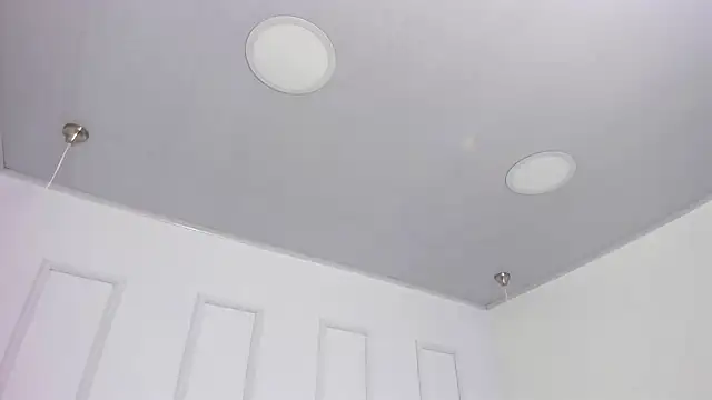 Lillyjonnes  online show from 28, 1, 2025