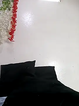 tiffany Bitch online show from 27, 9, 2025