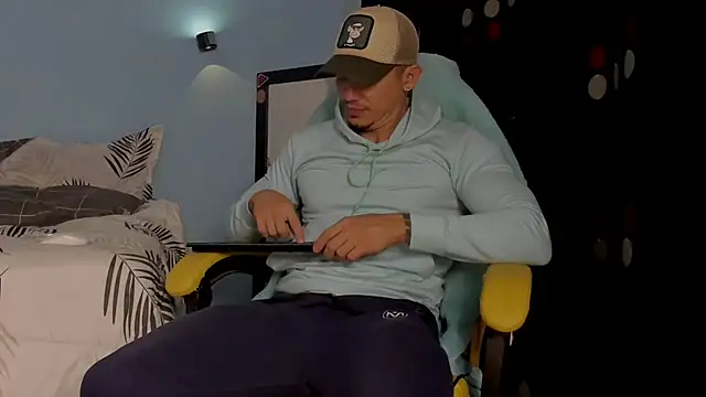 Alex motta online show from 17, 11, 2025