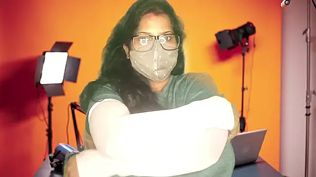 mamoni91 online show from 1, 11, 2025