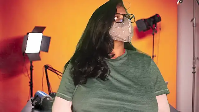 mamoni91 online show from 7, 11, 2025