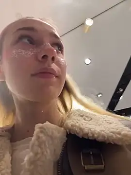 Lia  Love online show from 8, 10, 2025