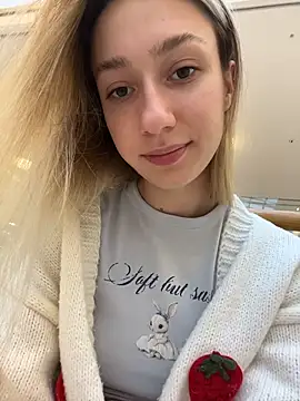 Lia  Love online show from 29, 10, 2025