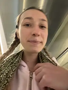 Lia  Love online show from 13, 10, 2025