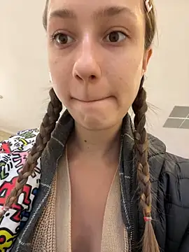 Lia  Love online show from 12, 3, 2025