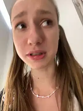 Lia  Love online show from 21, 3, 2025