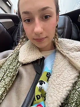 Lia  Love online show from 6, 10, 2025