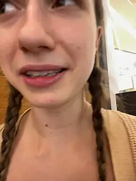 Lia  Love online show from 12, 3, 2025