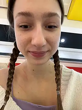 Lia  Love online show from 11, 2, 2025